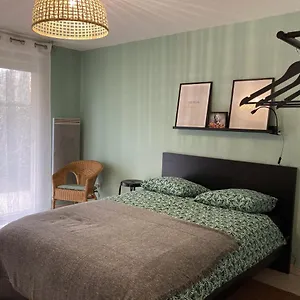  Appartement Calme Dans Belle Résidence Avec Piscine • Parking • Wifi France
